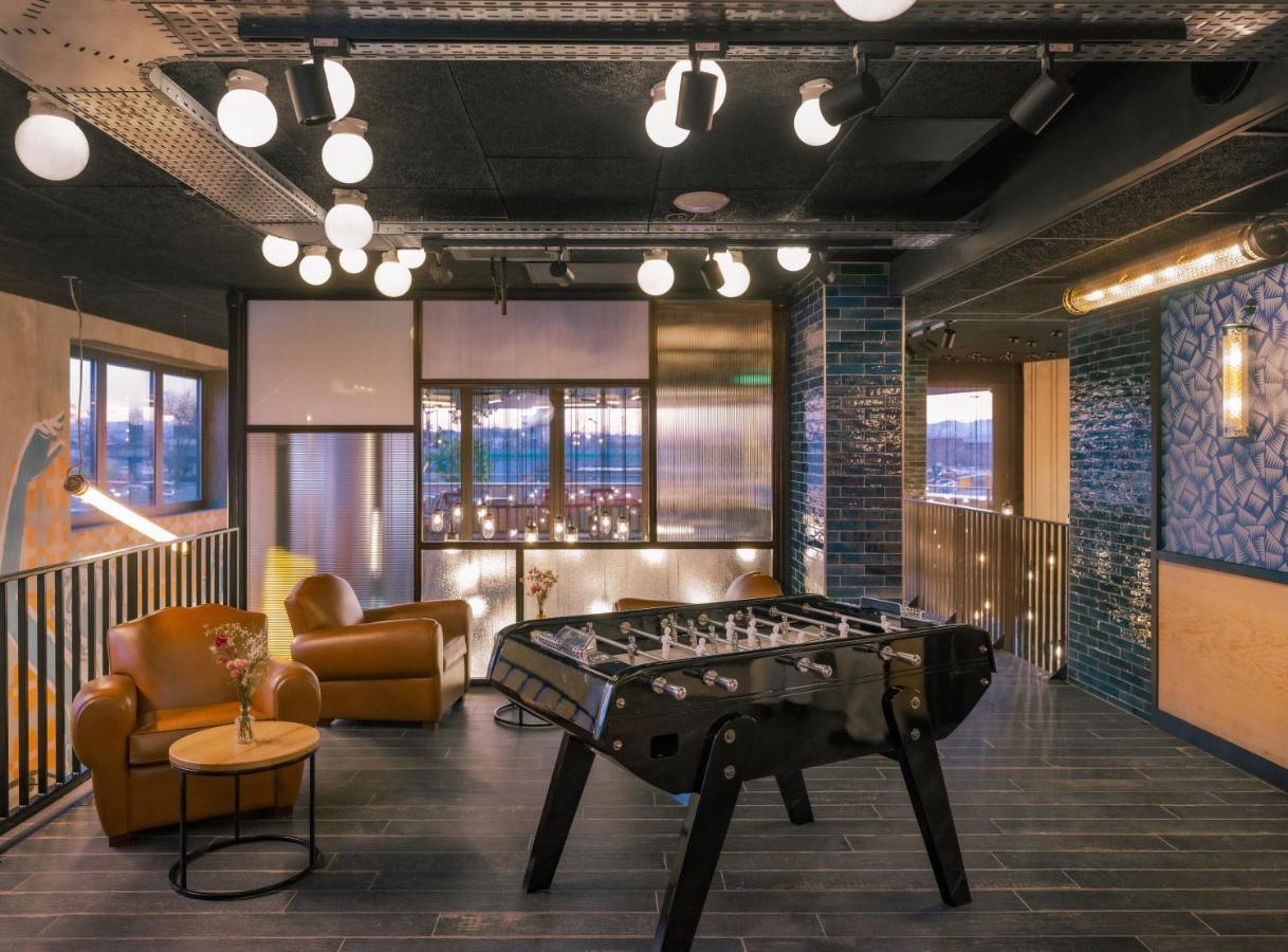 Eklo Lyon Hotel Vénissieux Екстериор снимка